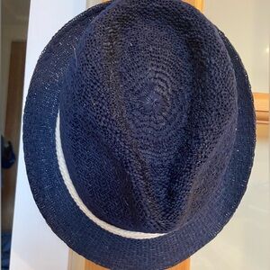 Chico's Dark Navy Blue Knit Fedora Hat 👒 perfect condition and stylish!